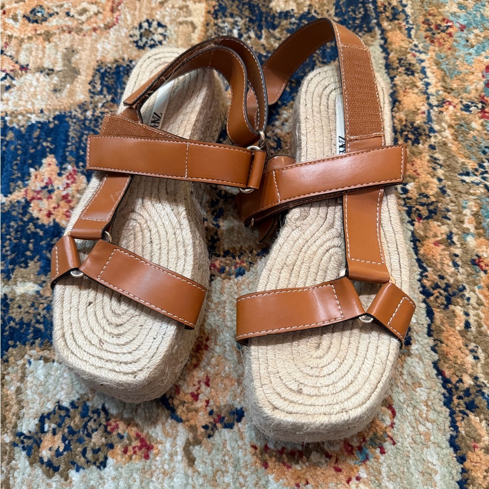 ZARA brown faux leather topstiched jute platform sandals